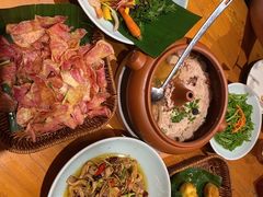 -老滇山寨•云南特色菜•地方菜•民族风情歌舞表演(金碧店)