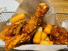 我在小幸福吃炸鸡-庭院里的小幸福(开发区万达店)