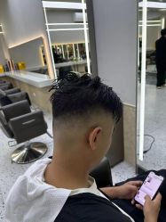 -苏豪路易士·嘉玛发廊