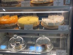 -Chom Cafe and Restaurant