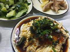 -虾弄弄海派小龙虾·牛羊蝎子火锅