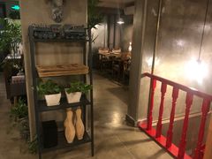 -HIGH FIVE哈福手工汉堡(桂林路店)