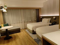 -上海南京路步行街假日酒店