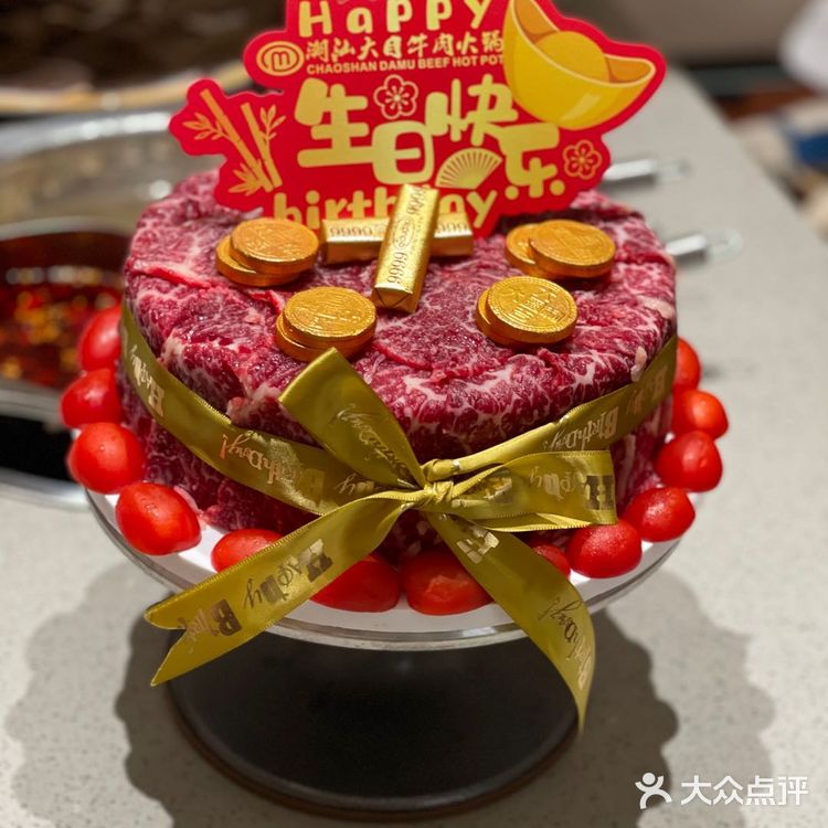 新店开业Ⅰ深圳必吃牛肉火锅，他们家的尊品雪花牛肉蛋糕太惊艳了