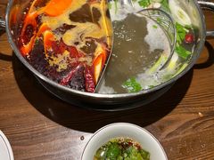 -乡土黄·鲜牛肉火锅·小龙虾(兴业街店)