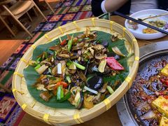 -云海肴·汽锅鸡·云南菜(天山百盛优客店)