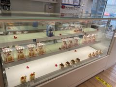 面包甜点陈列柜-好利来(十里河店)