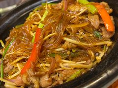 金针菇粉丝肥牛煲-有璟阁港式餐厅(国贸商城店)