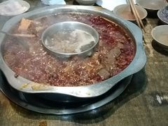 -渝嘴小老弟老火锅(华新村店)