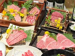 -山川小町·极番烧肉(新地假日广场店)