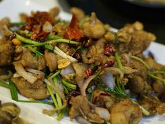 -虾弄弄海派小龙虾·牛羊蝎子火锅