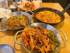 鱿鱼炒五花肉-富乐满韩国正宗炸鸡韩国料理(虹泉路店)