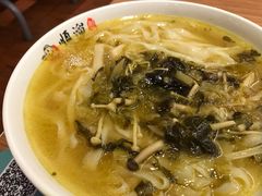 -顺溜·手工刀削面·黑金店(铜锣湾店)