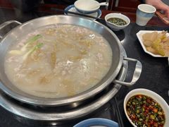 -老来福·非遗酸汤兔(凯旋路店)