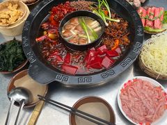 -扎起市井老火锅(乐山总店)