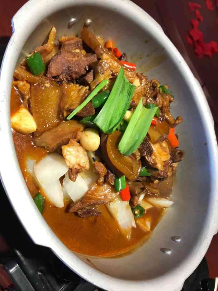 巴国人家风味酒楼-"节日离家近又好吃,又有大桌子的地儿,请认.