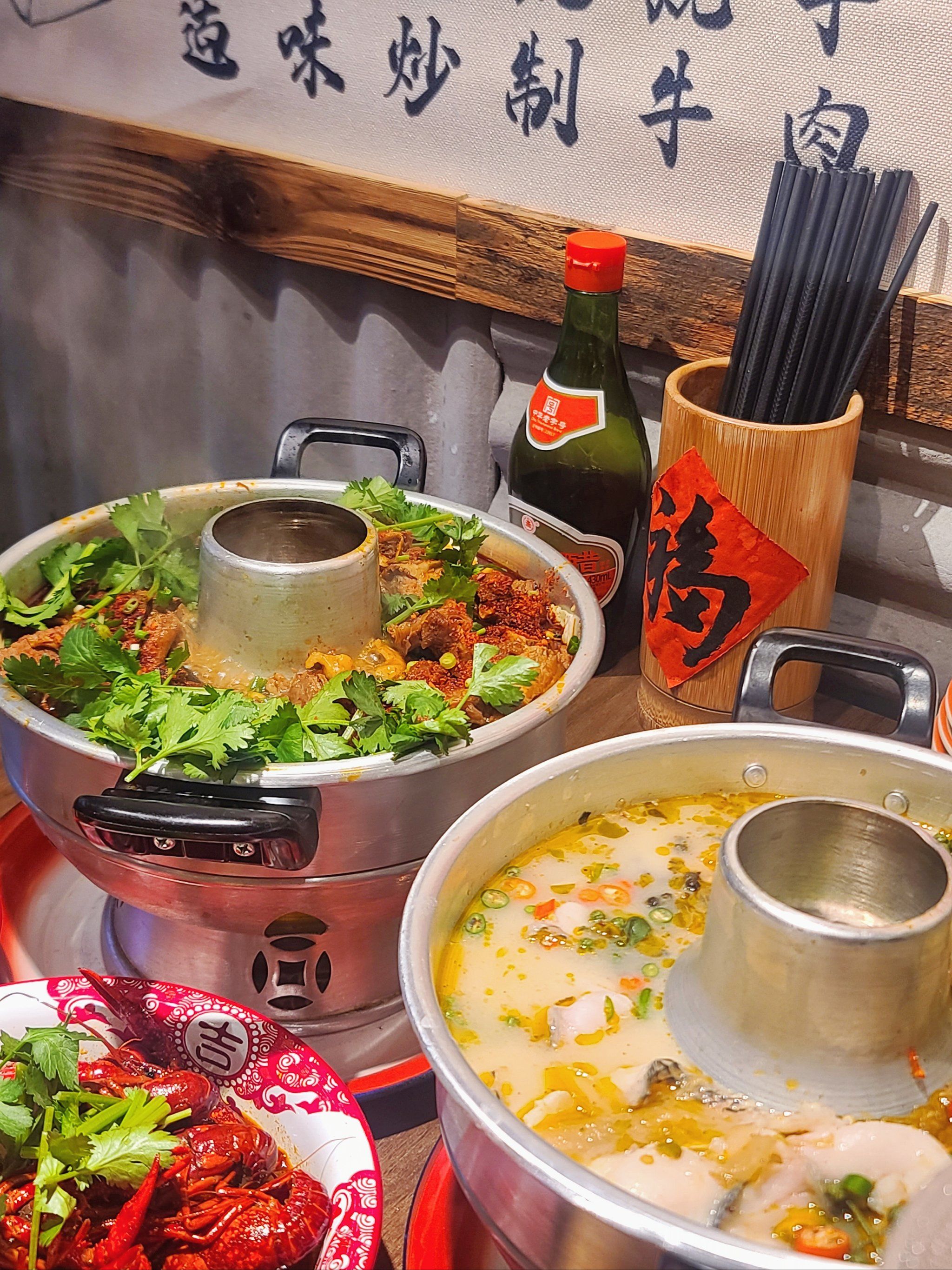 n
09鲜烧香辣豆花牛肉
大块的牛肉现煮现烧
老豆腐每