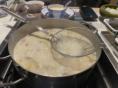 -尚尚仙·酸汤猪手·猪肚鸡火锅(华联万柳购物中心店)