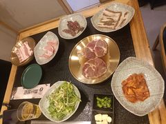 -臻牛烤肉