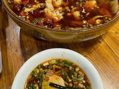 -乡土特色.冷锅鱼.牦牛肉汤锅