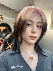 -Tloml salon