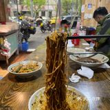 为了节约成本，就有了一个专门提供热水的地方