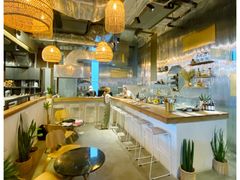 -ROAST coffee & eatery