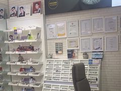-诺柯视眼镜-蔡司依视路官方工厂店(淞南一店)