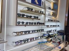 -美式眼镜·授权蔡司.依视路.尼康.豪雅.明月(南翔印象城店)