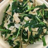 白菜豆腐。[调皮]