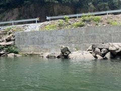 -安吉龙王山峡谷漂流