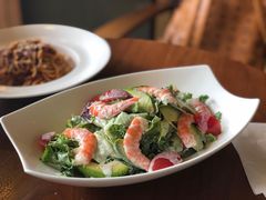 牛油果鲜虾沙拉-UPPER KITCHEN(延安路店)