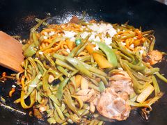 浓香鸡腿焖面-金豆角砂锅焖面(安贞店)