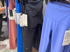 -lululemon(比斯特购物村店)