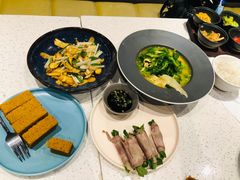 豌豆黄浸豌豆尖-半山腰·云南菜(侨福芳草地店)