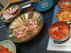 -臻牛烤肉