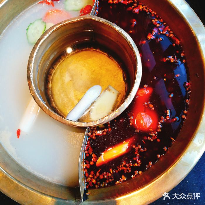 香天下传承火锅(中原路店)鸳鸯子母锅图片
