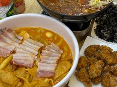 -火鸡爪东大门猎奇炒年糕