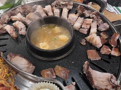 -江南猪肉商会无限续吃(弘大店)