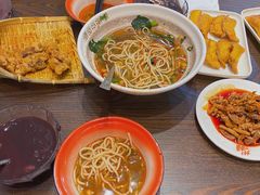 张飞牛肉面-爆炸头阿姨小四川正宗川味小吃(无任何分店)
