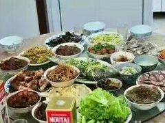 -明月食府(二区干二路店)