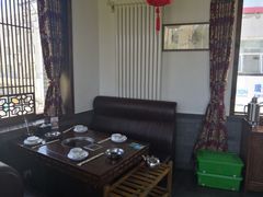 卡座-亿诣蝎府炸酱面羊蝎子火锅(酷车小镇店)
