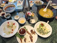 -湖泉水云间餐厅·弥勒地道菜(B座店)