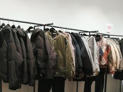 -URBAN REVIVO(上海中庚漫游城店)