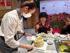 -海底捞火锅(金山百联店)