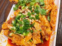 -爆炸头阿姨小四川正宗川味小吃(无任何分店)