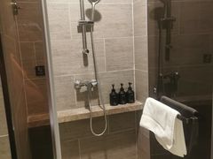 -苏州工业园区奥特莱斯亚朵酒店