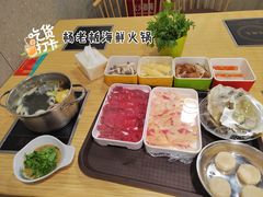 -杨老板·海鲜集市火锅·鲜切牛肉(中防万宝店)