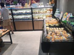 面包甜点陈列柜-盒马鲜生(皇庭广场店)