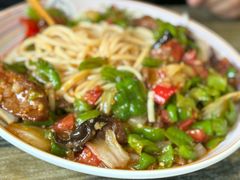 -歹歹的加个面过油肉拌面